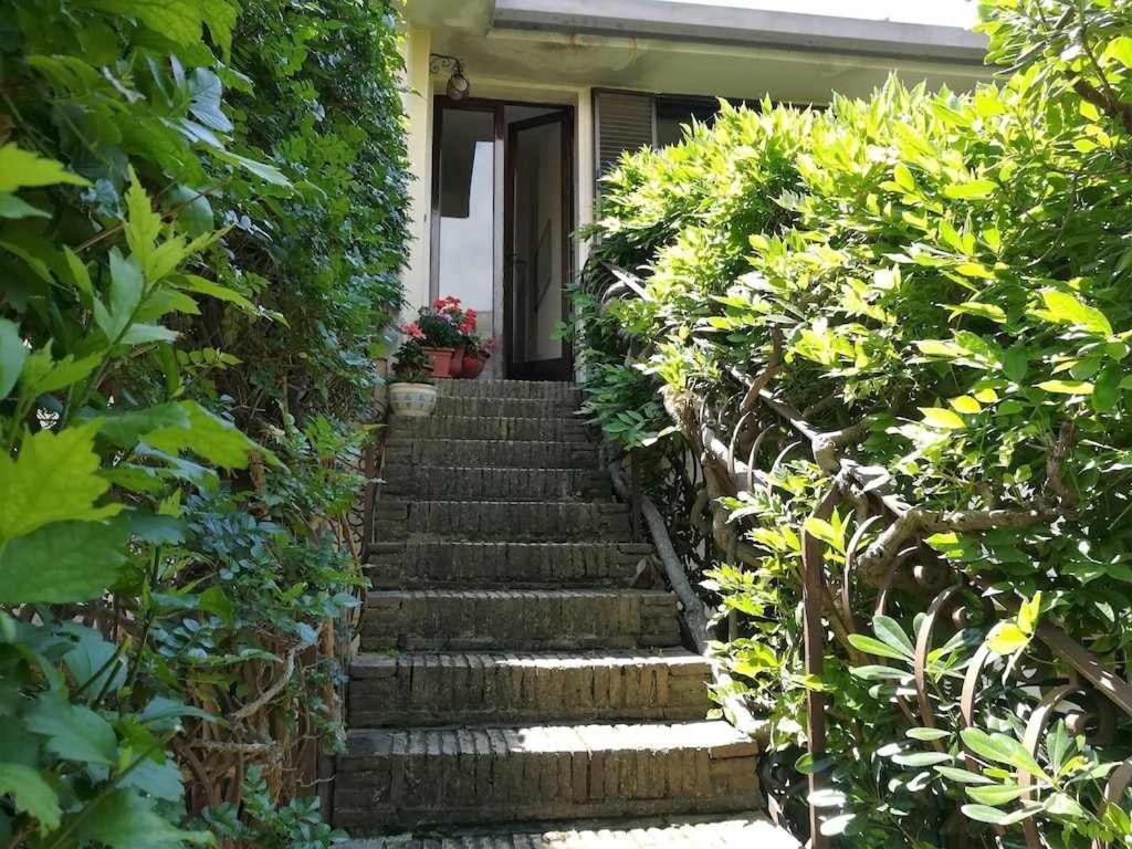 Casa Dinky Attico Con Terrazza Vista Mare Lägenhet Formia Exteriör bild