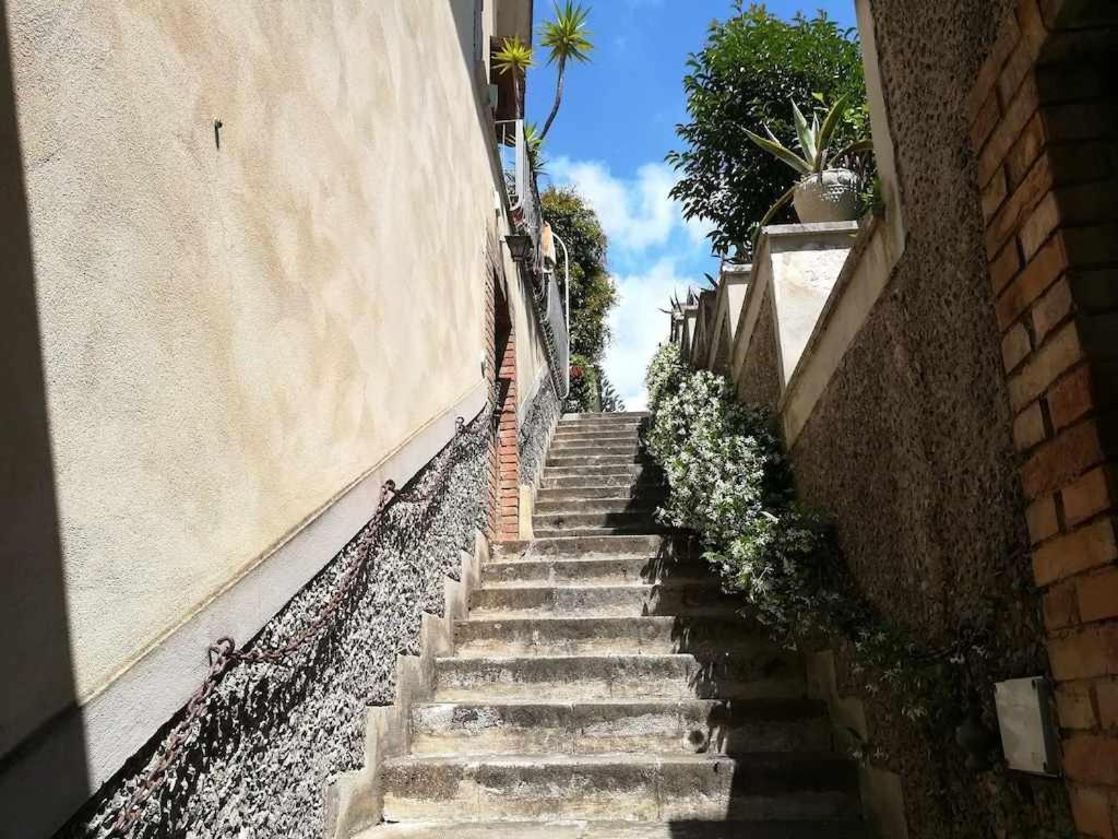 Casa Dinky Attico Con Terrazza Vista Mare Lägenhet Formia Exteriör bild