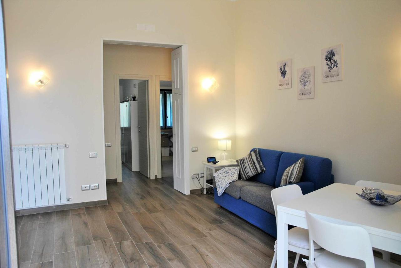 Casa Dinky Attico Con Terrazza Vista Mare Lägenhet Formia Exteriör bild